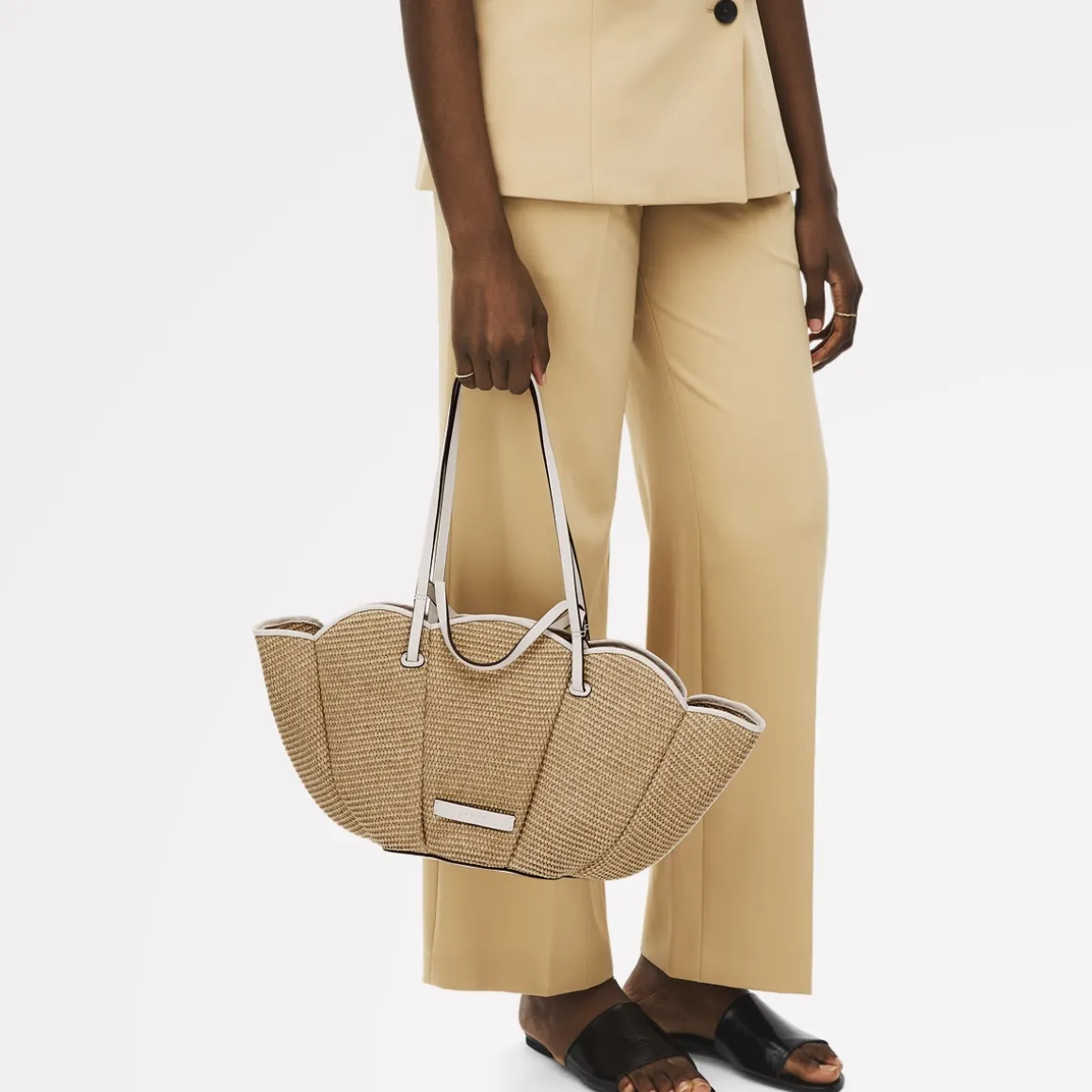 The Lily - Raffia
